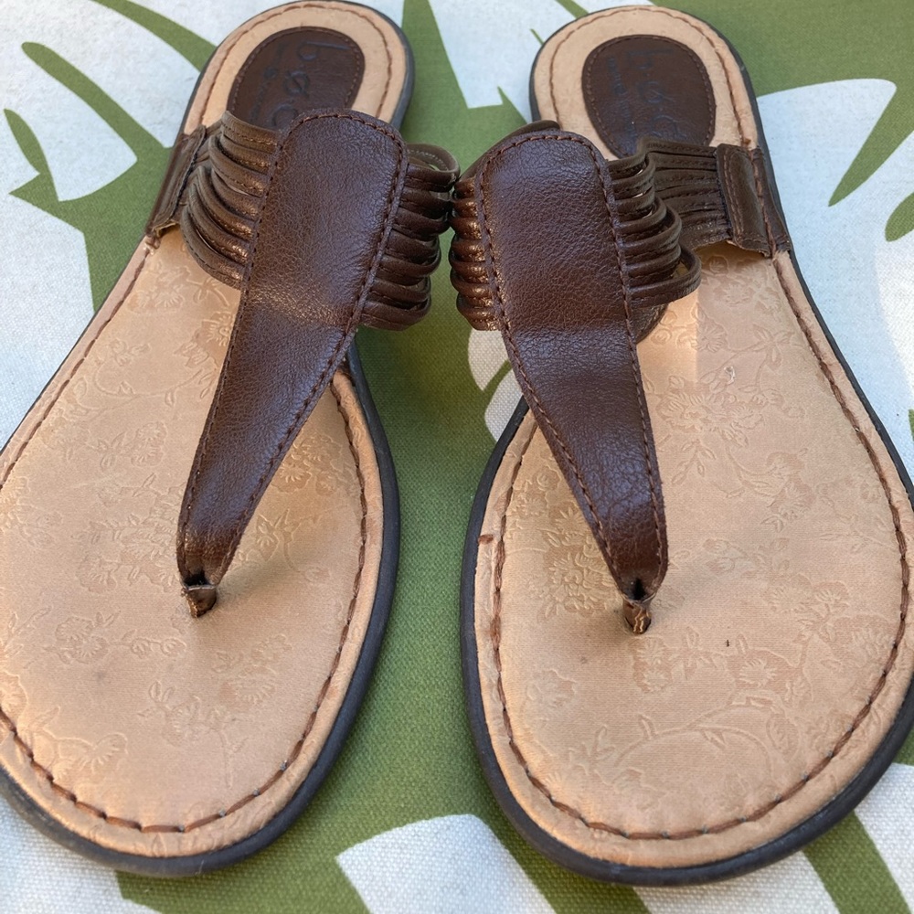 BOC Toe Prong Leather Strapped Newport Sandals Sz 8 Excellent Condition Brown